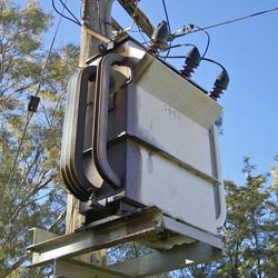 pole mounted distribution transformer